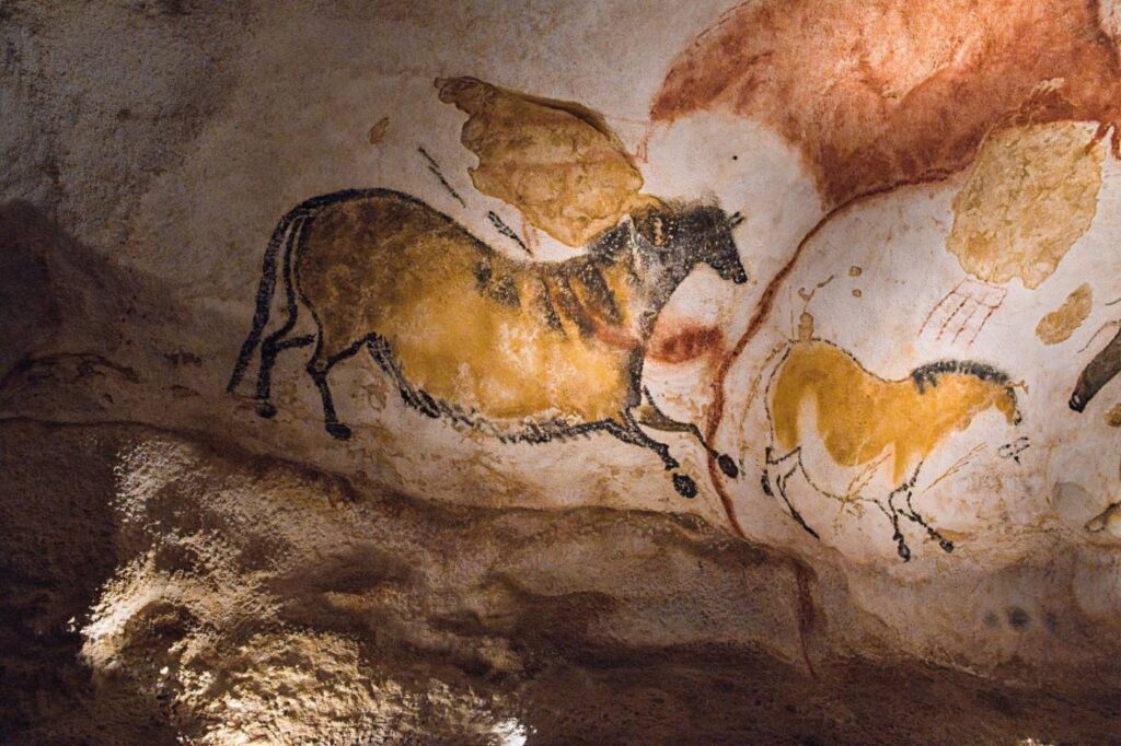 konj na zidu lascaux pecine u francuskoj